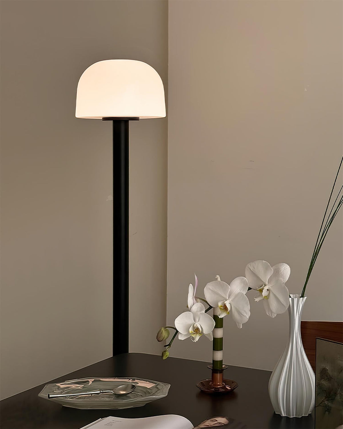Muto Glass Floor Lamp — product view 9