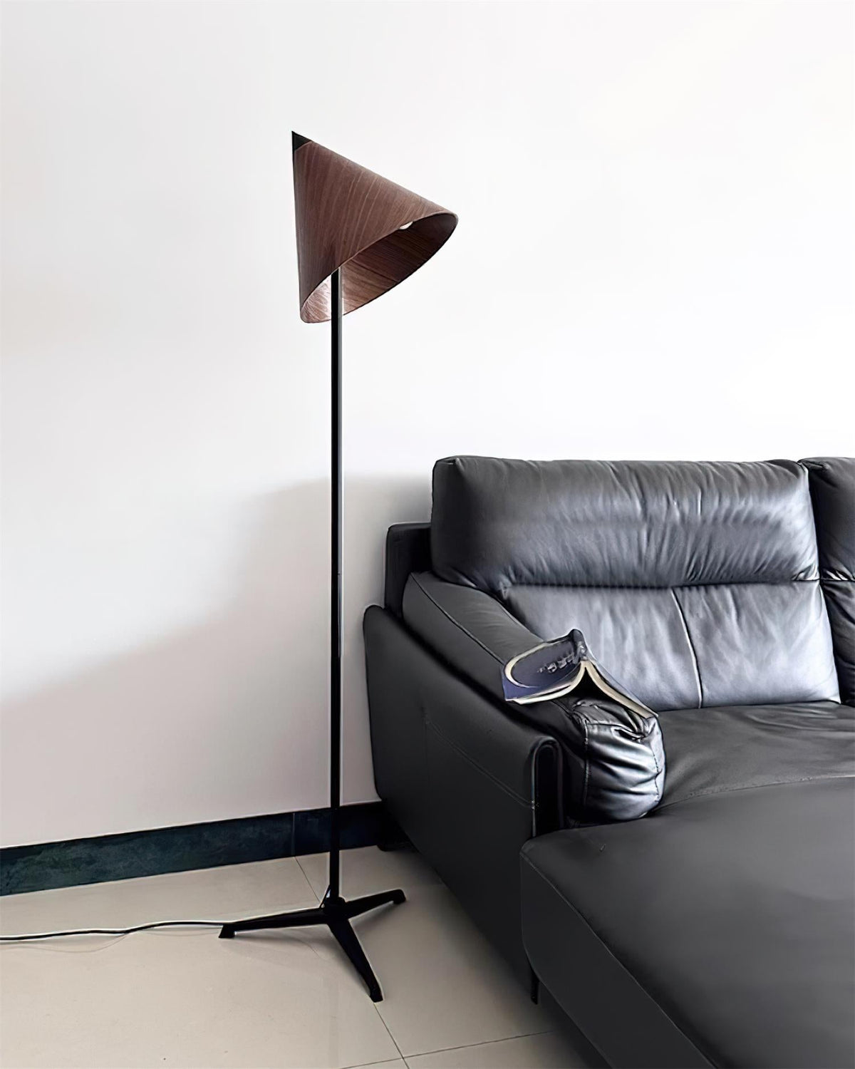 Konis Wood Floor Lamp — product view 4