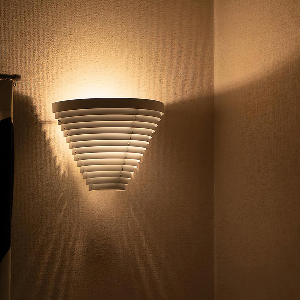 A910 Metal Wall Lamp — product view 4
