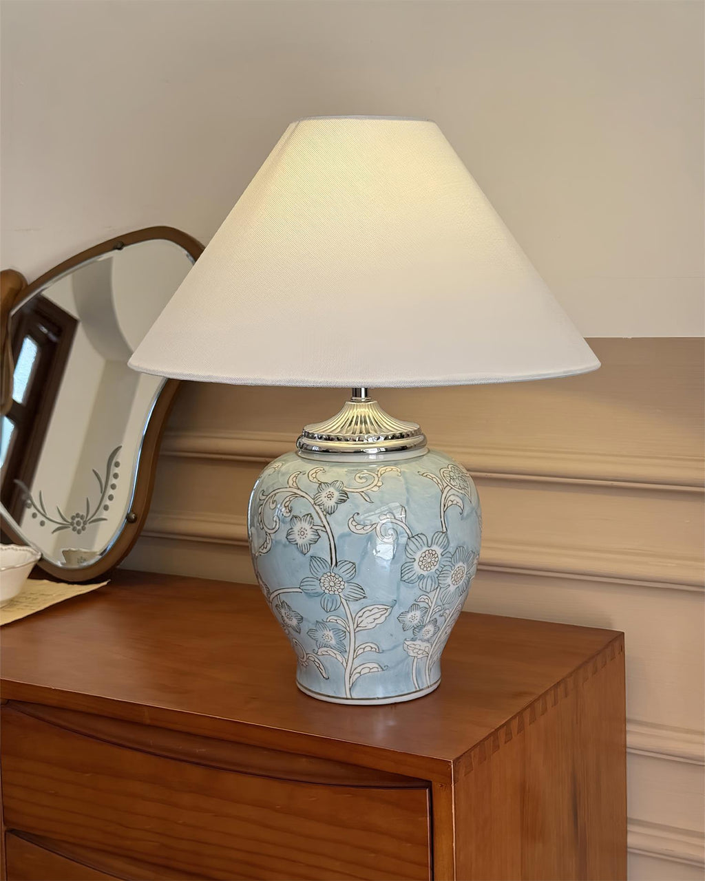 Mandarin Metal Table Lamp — product view 10