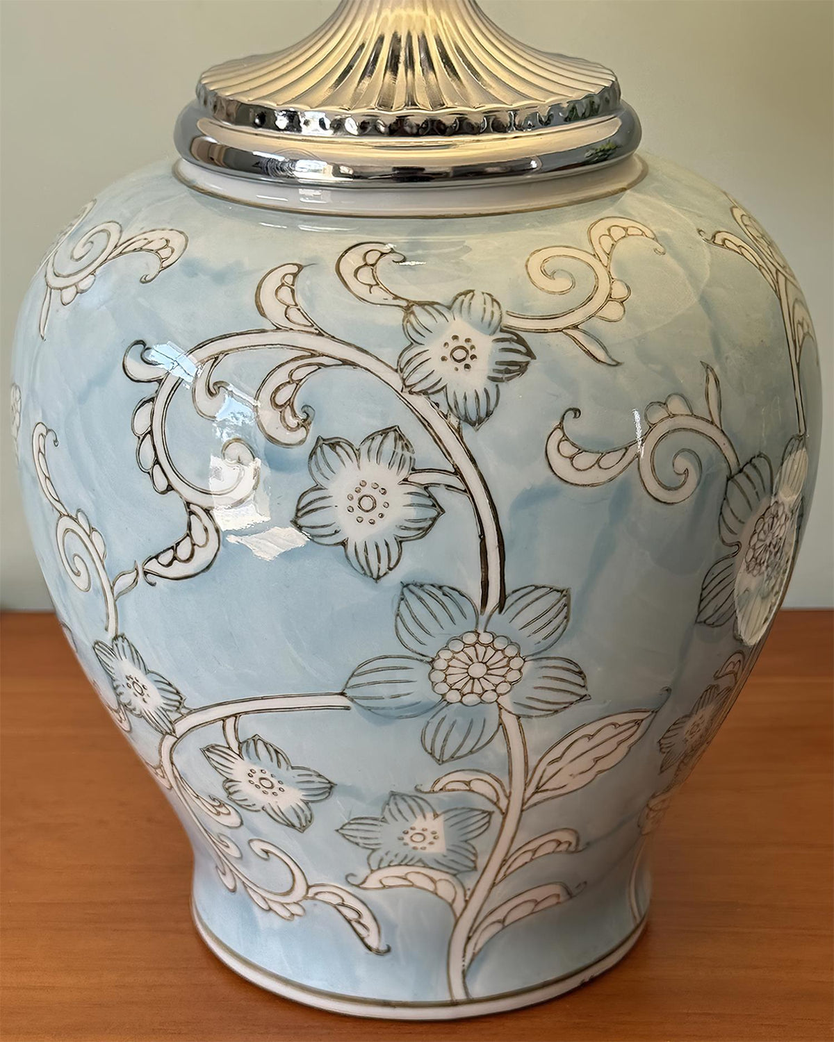 Mandarin Metal Table Lamp — product view 17