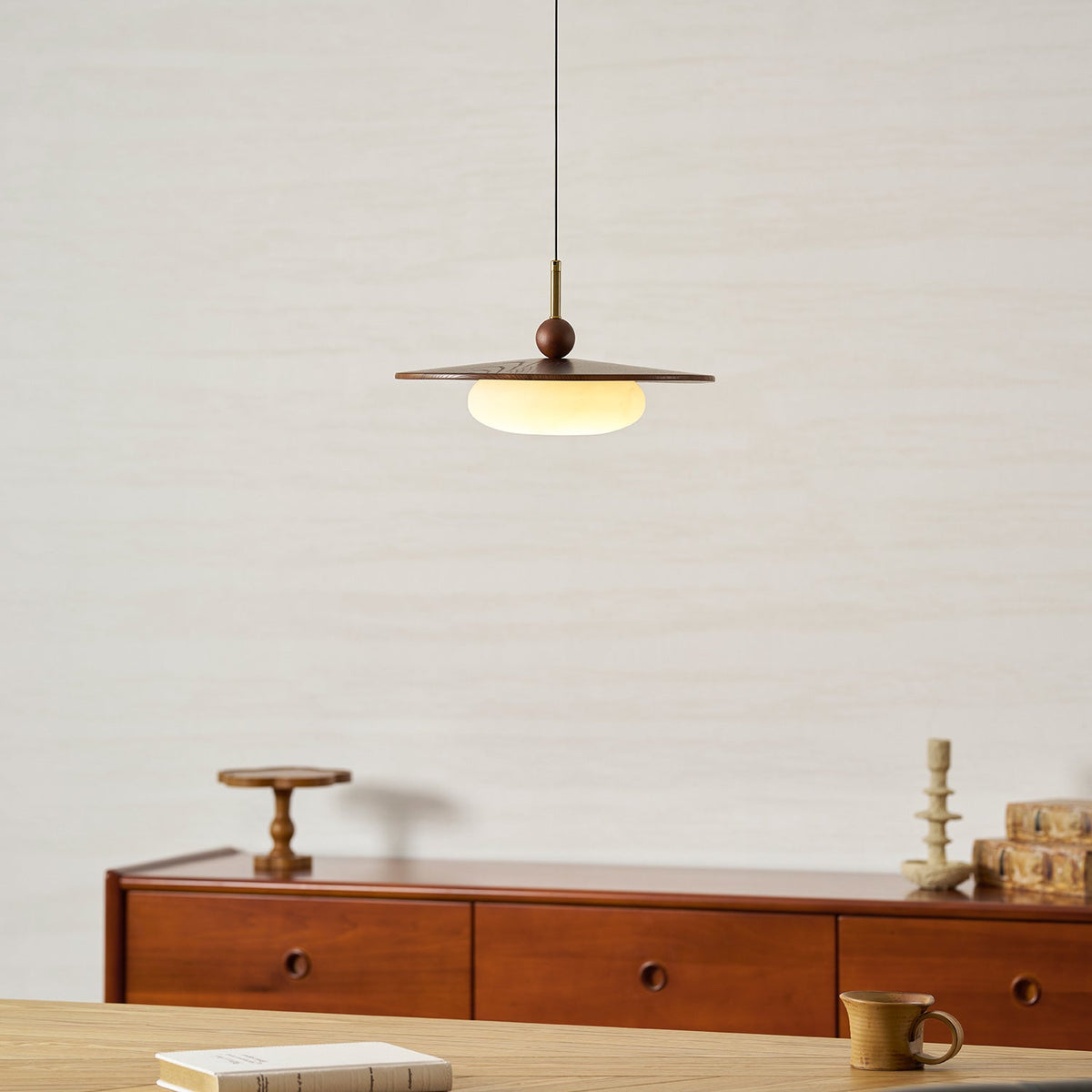 Vicenza Alabaster Pendant Lamp — product view 19