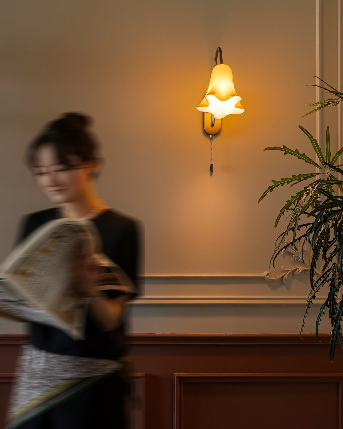 Mido Glass Wall Lamp — product view 14