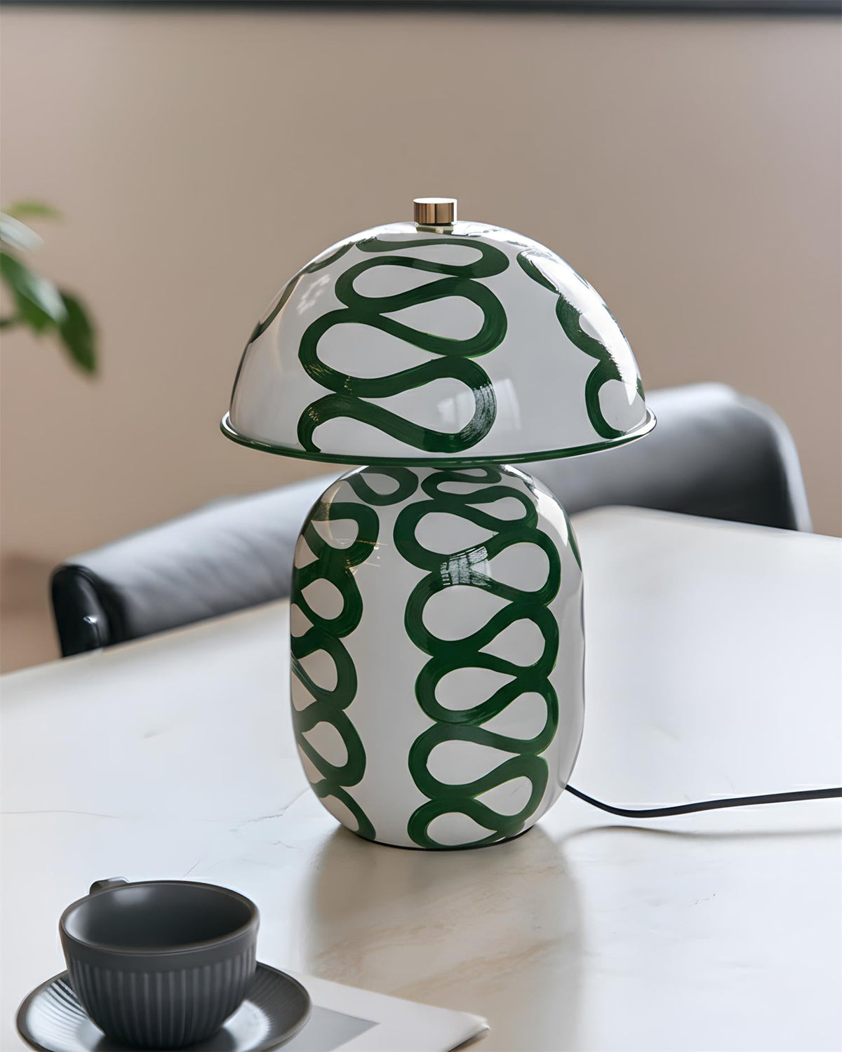 Sketch Metal Table Lamp — product view 2