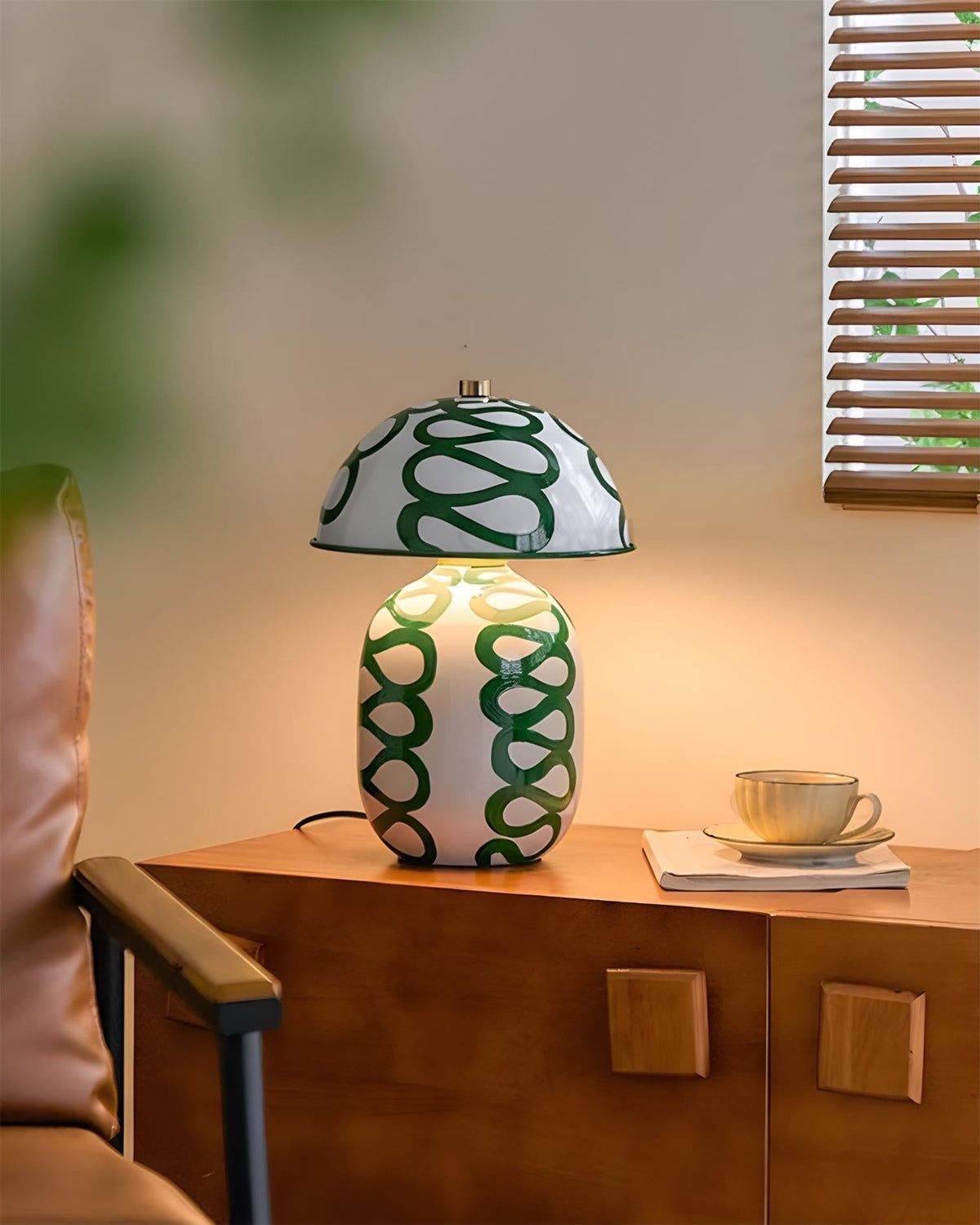 Sketch Metal Table Lamp — product view 3