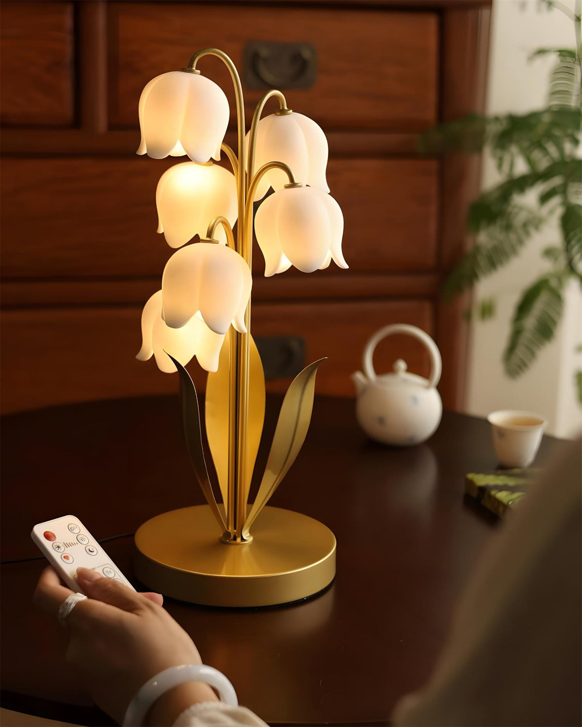 LumiLily Metal Table Lamp — product view 6