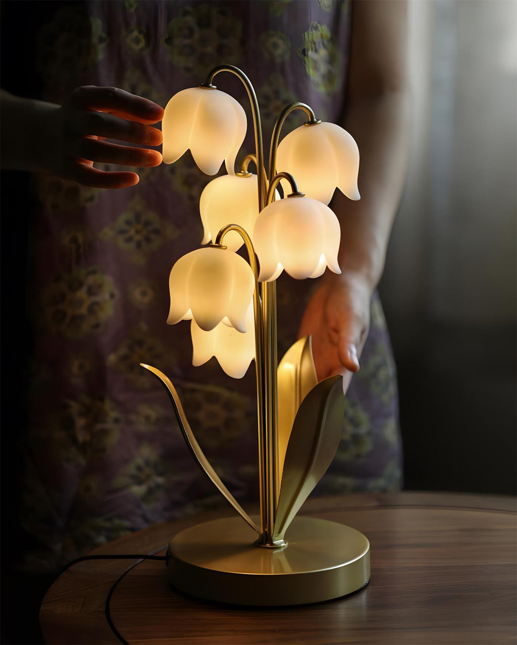 LumiLily Metal Table Lamp — product view 7