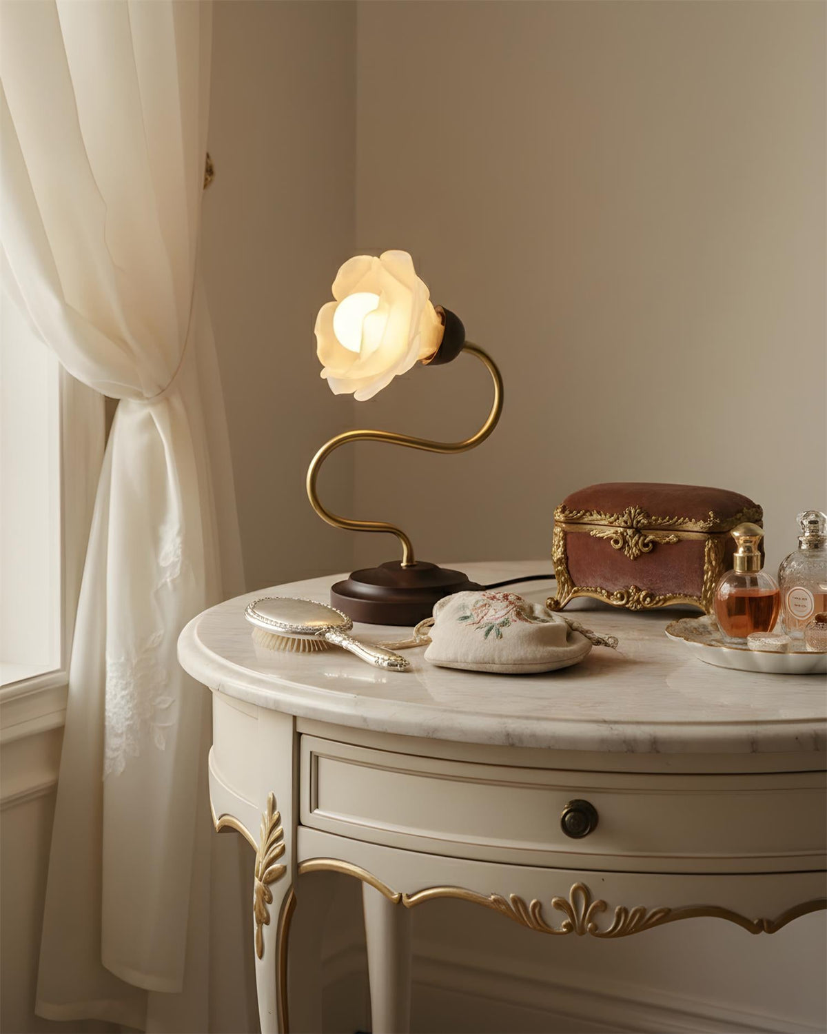 Everbud Glass Table Lamp — product view 7
