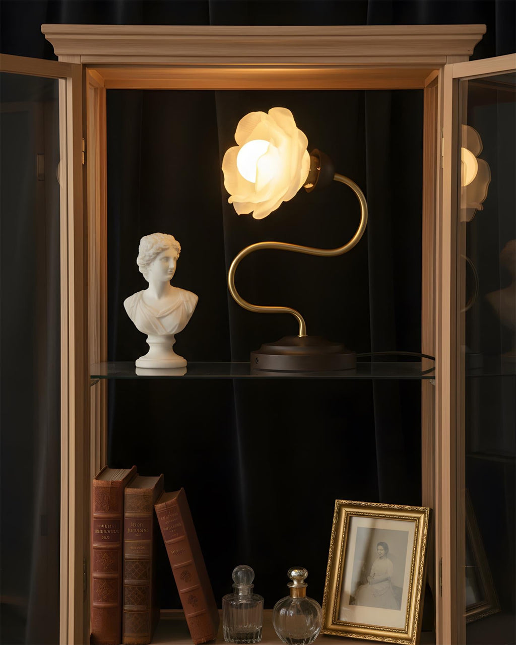 Everbud Glass Table Lamp — product view 8