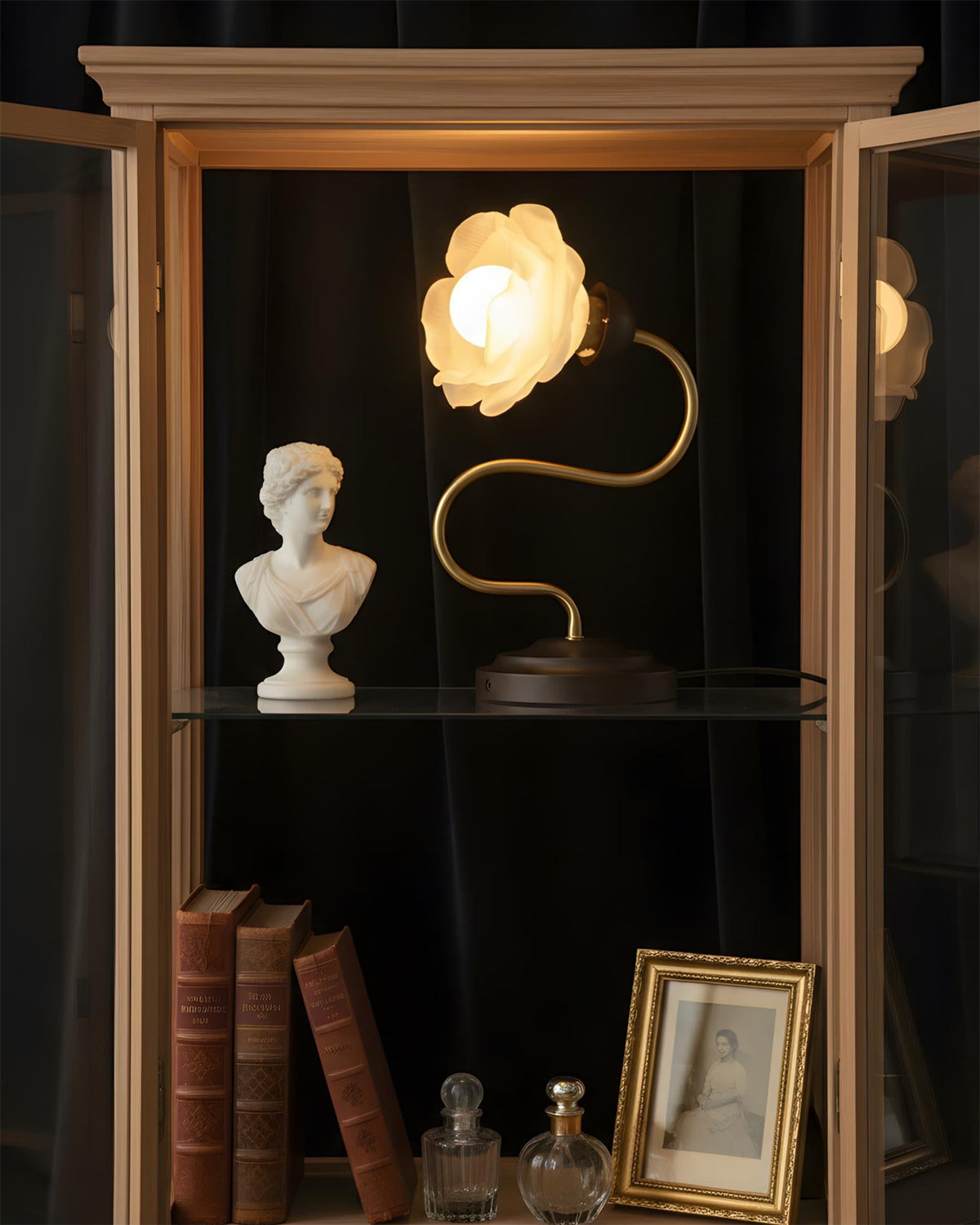 Everbud Glass Table Lamp — product view 8
