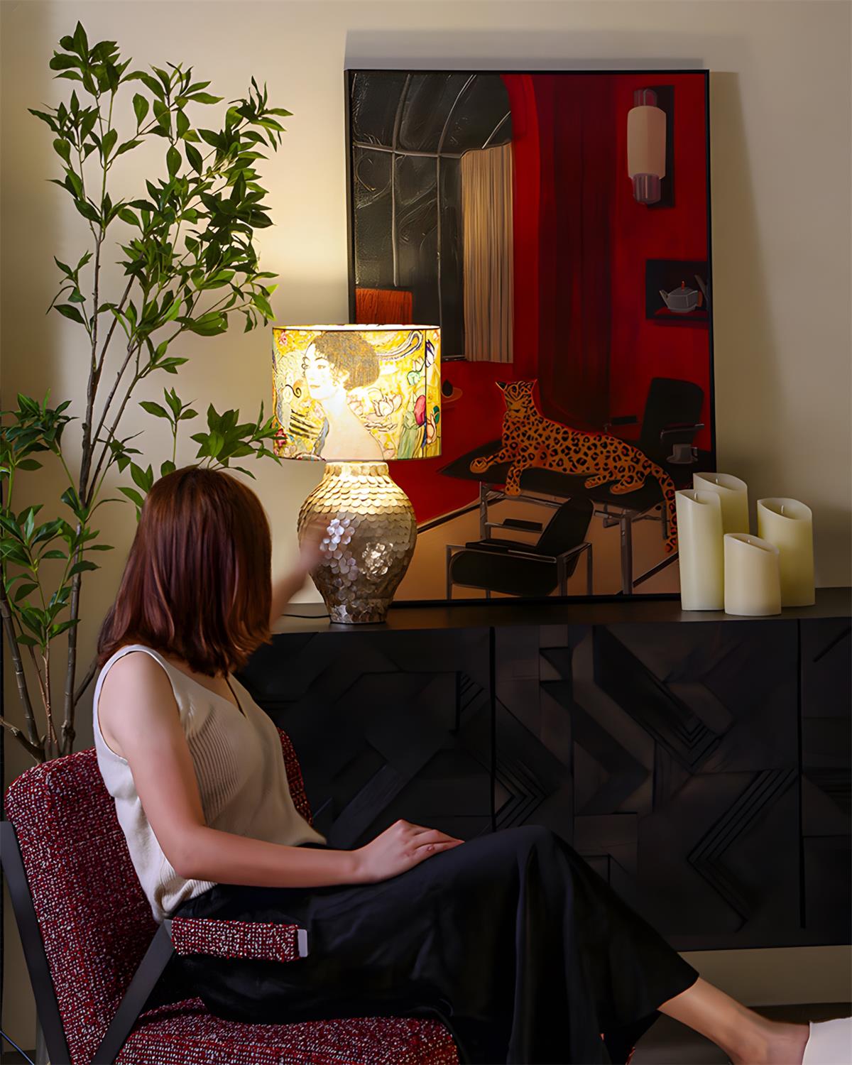 Klimora Resin Table Lamp — product view 3