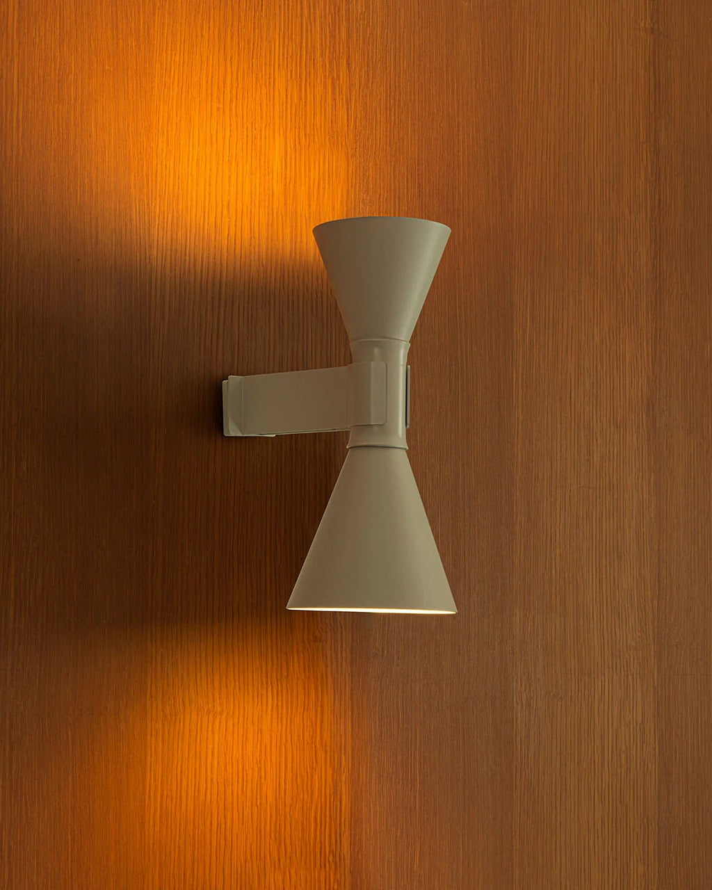 Dual Focus Metal Wall Lamp — product view 4