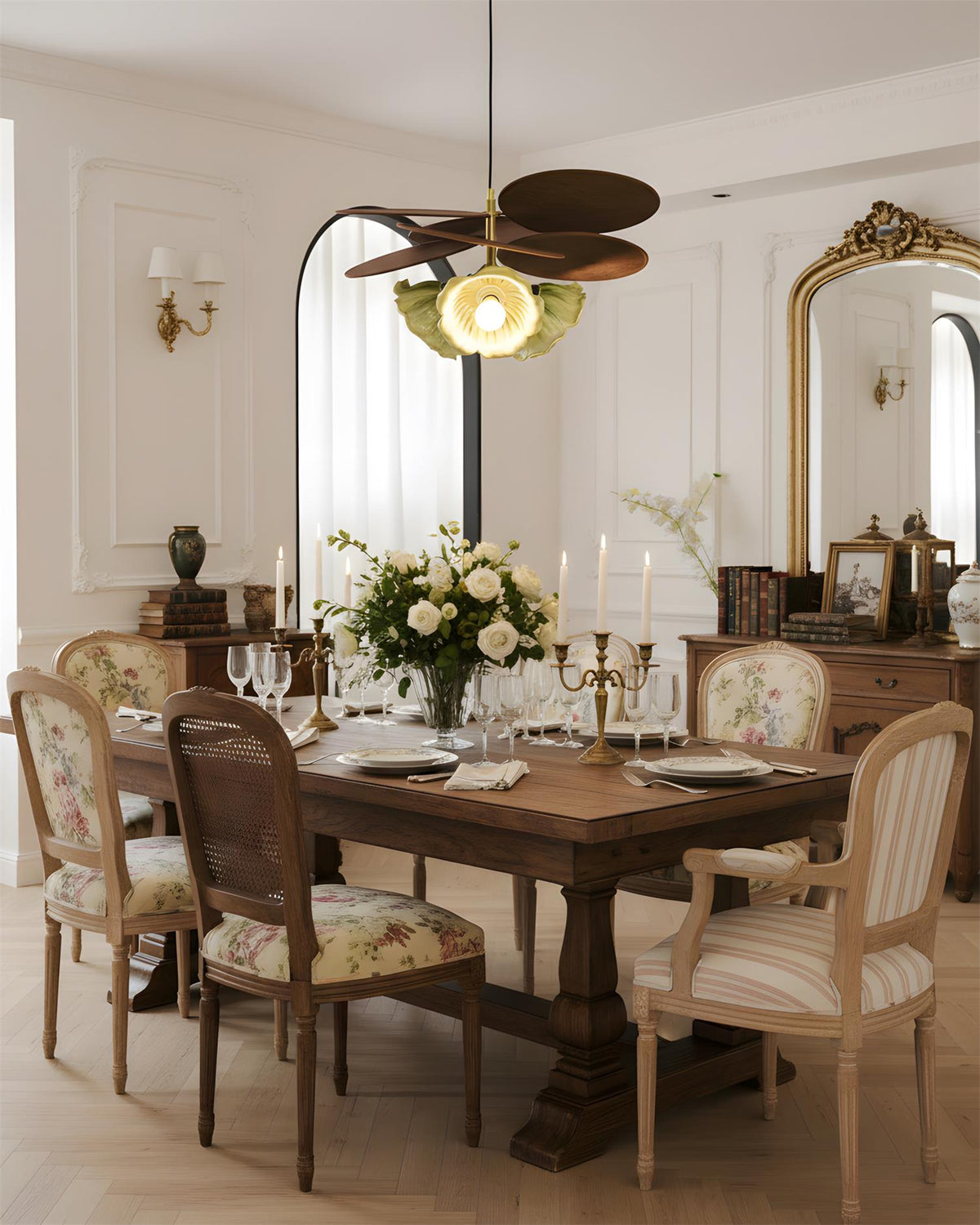 Magnolia Crown Metal Pendant Lamp — product view 2