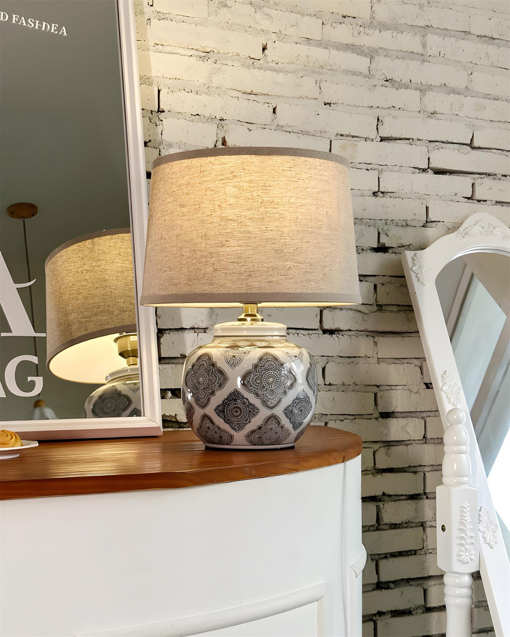 Talora Metal Table Lamp — product view 9