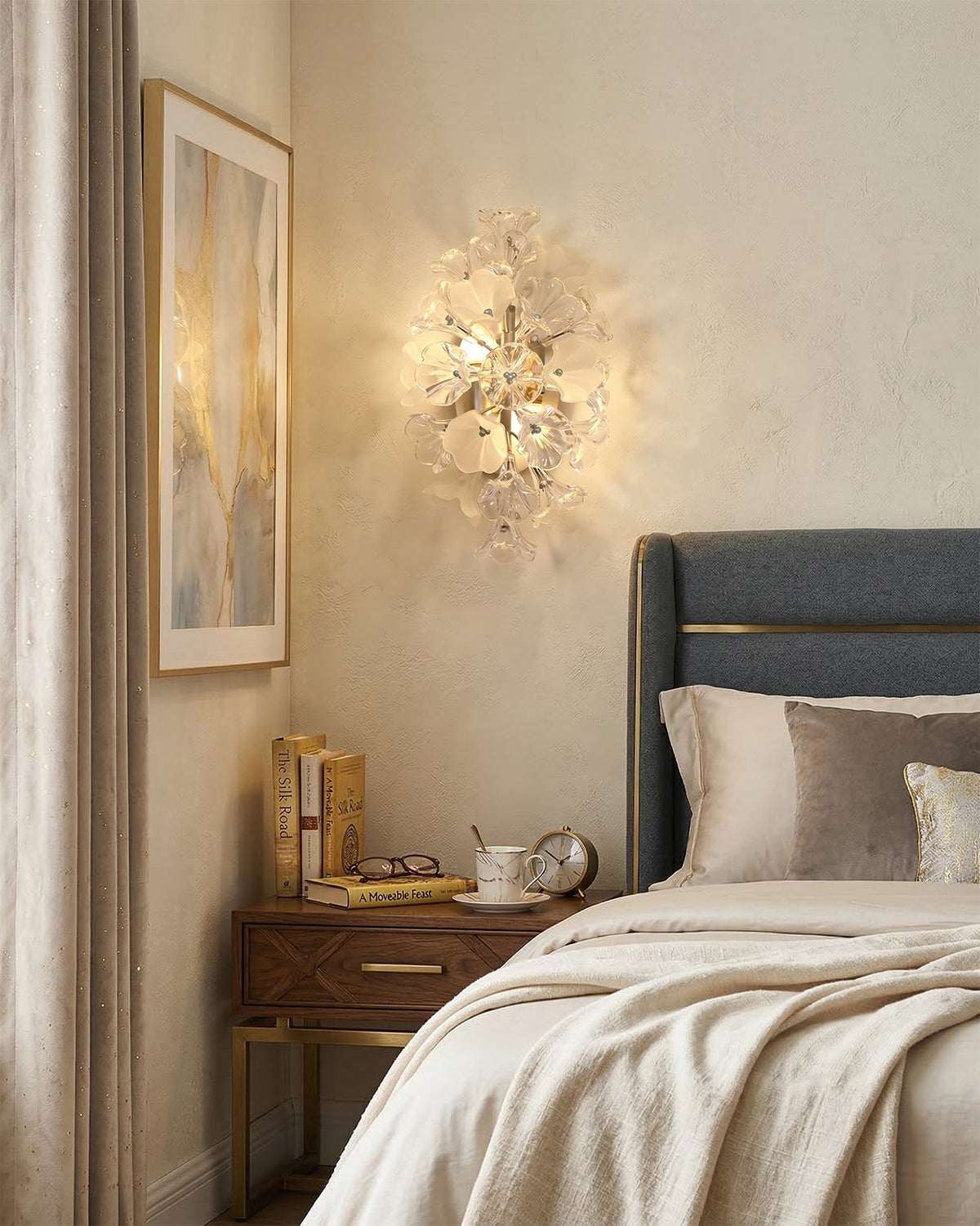 Lumiflora Glass Wall Lamp — product view 3
