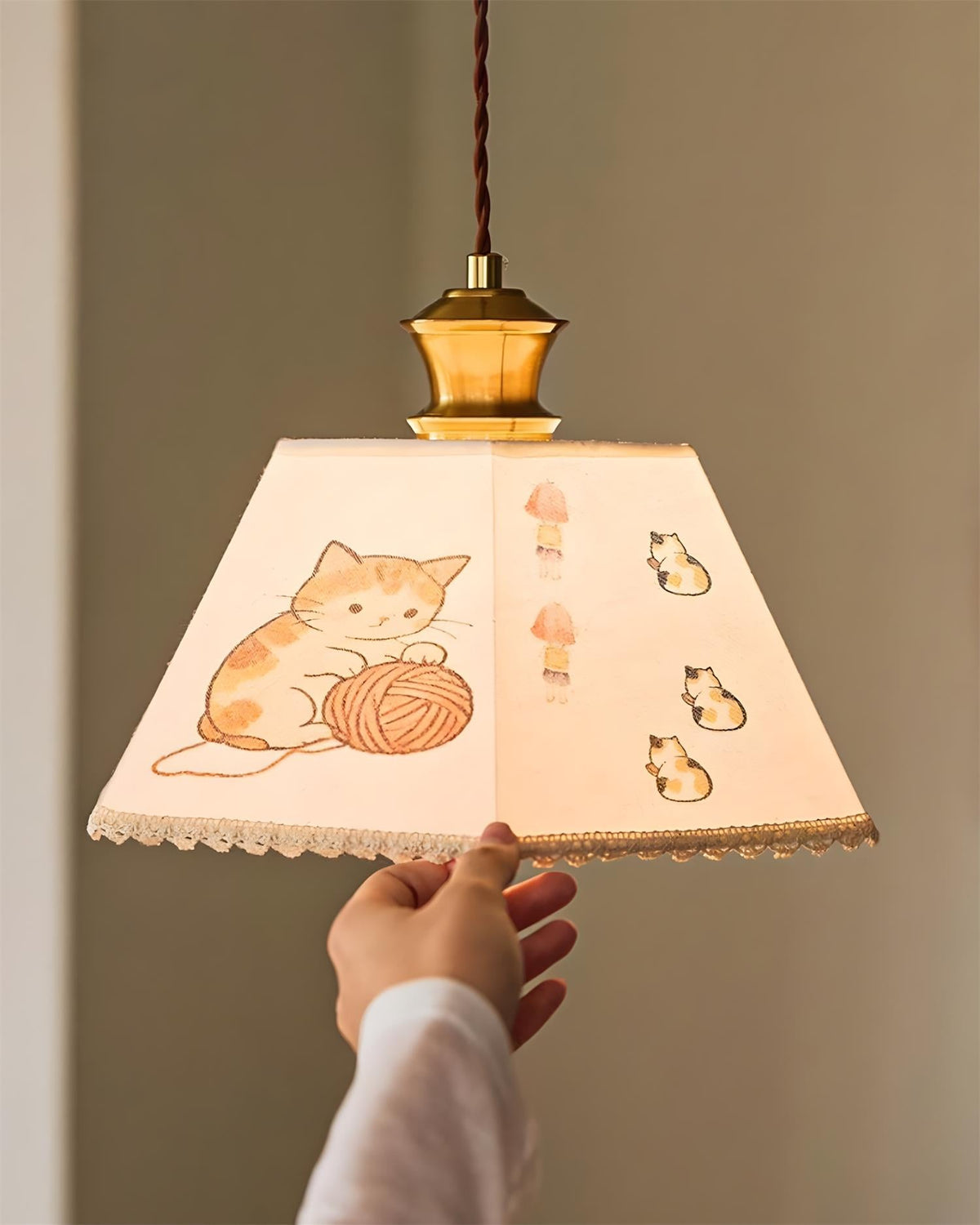 Mewsy Metal Pendant Light — product view 7