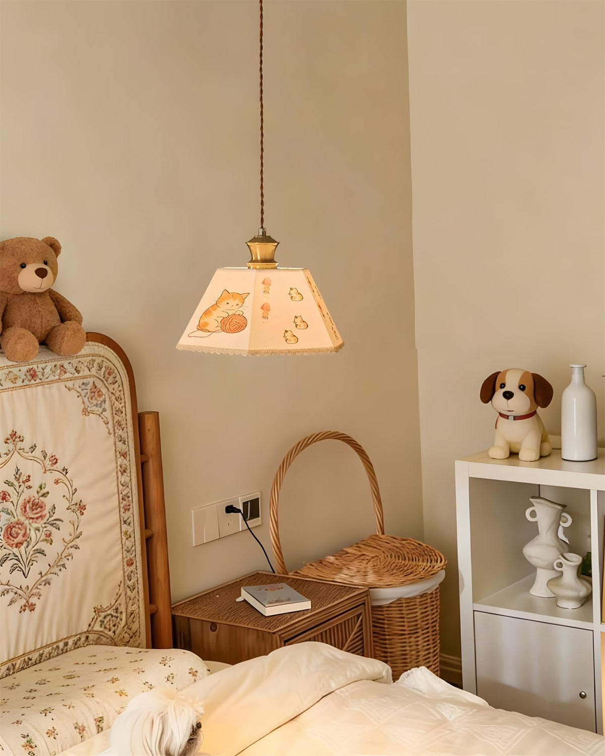 Mewsy Metal Pendant Light — product view 10