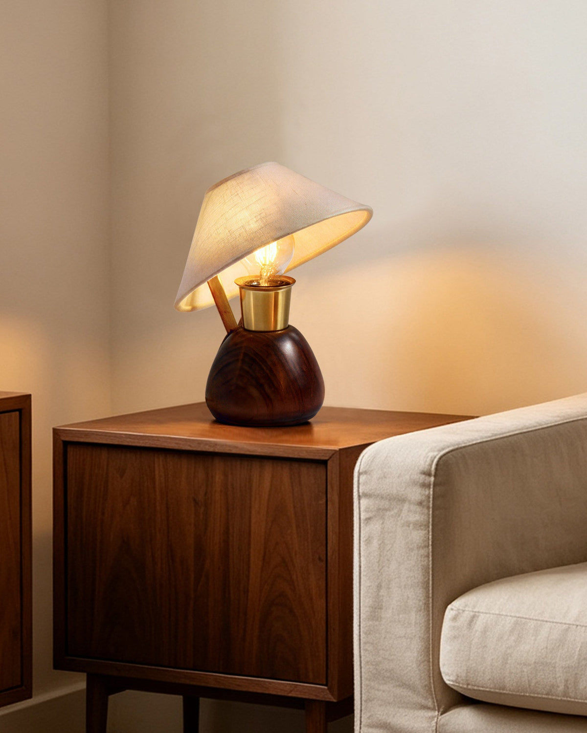 Vareston Table Lamp — product view 3