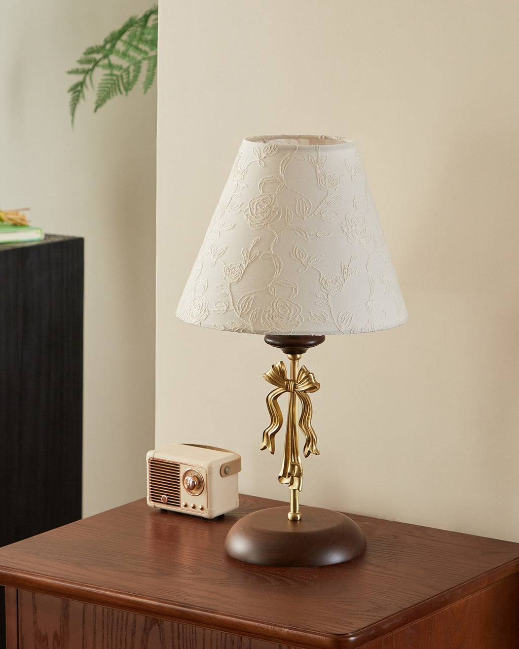 Montavelle Table Lamp — product view 9
