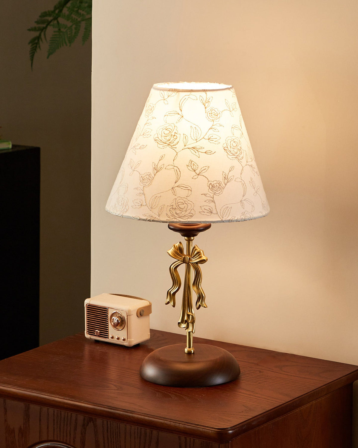 Montavelle Table Lamp — product view 12
