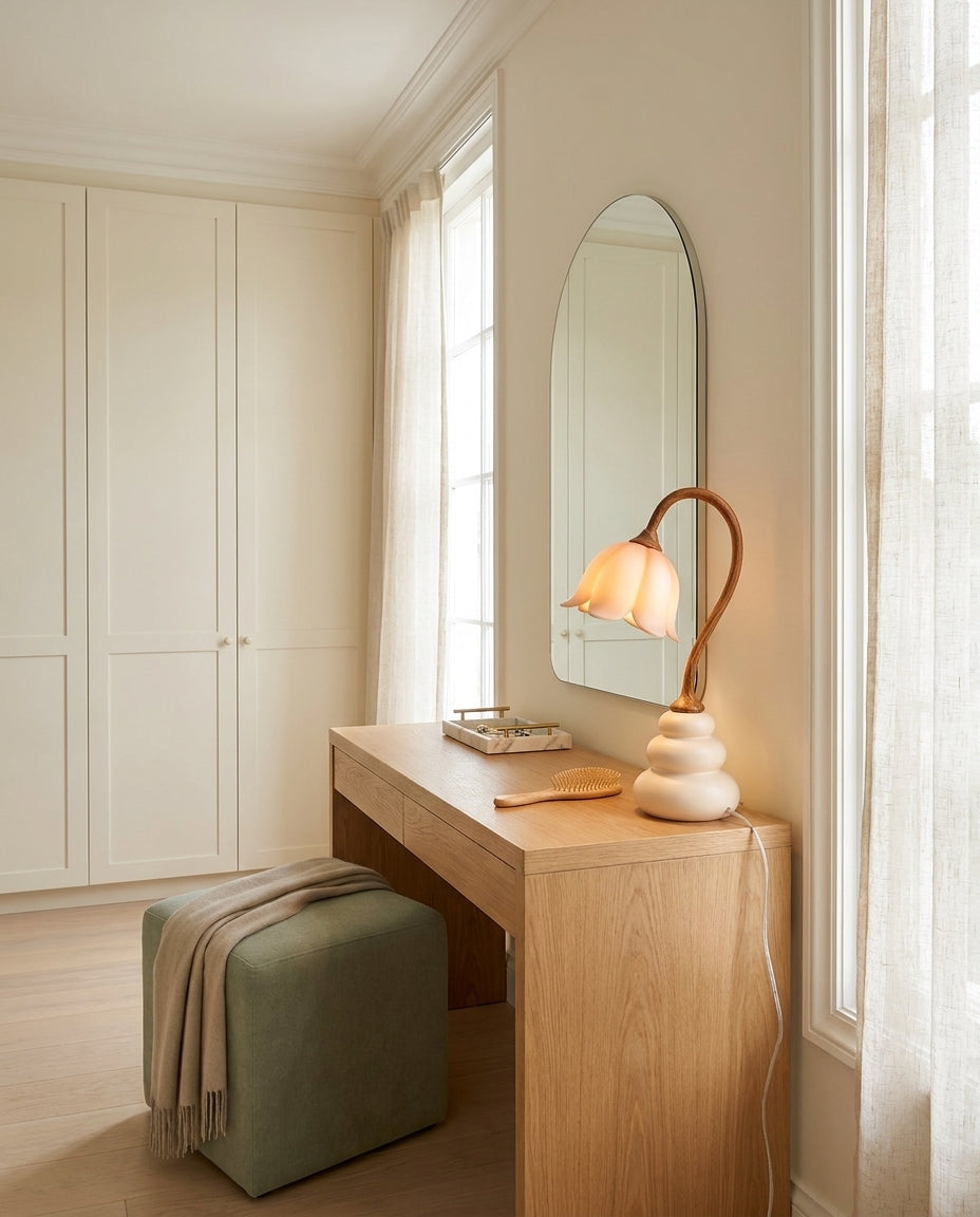 Liravelle Table Lamp — product view 5