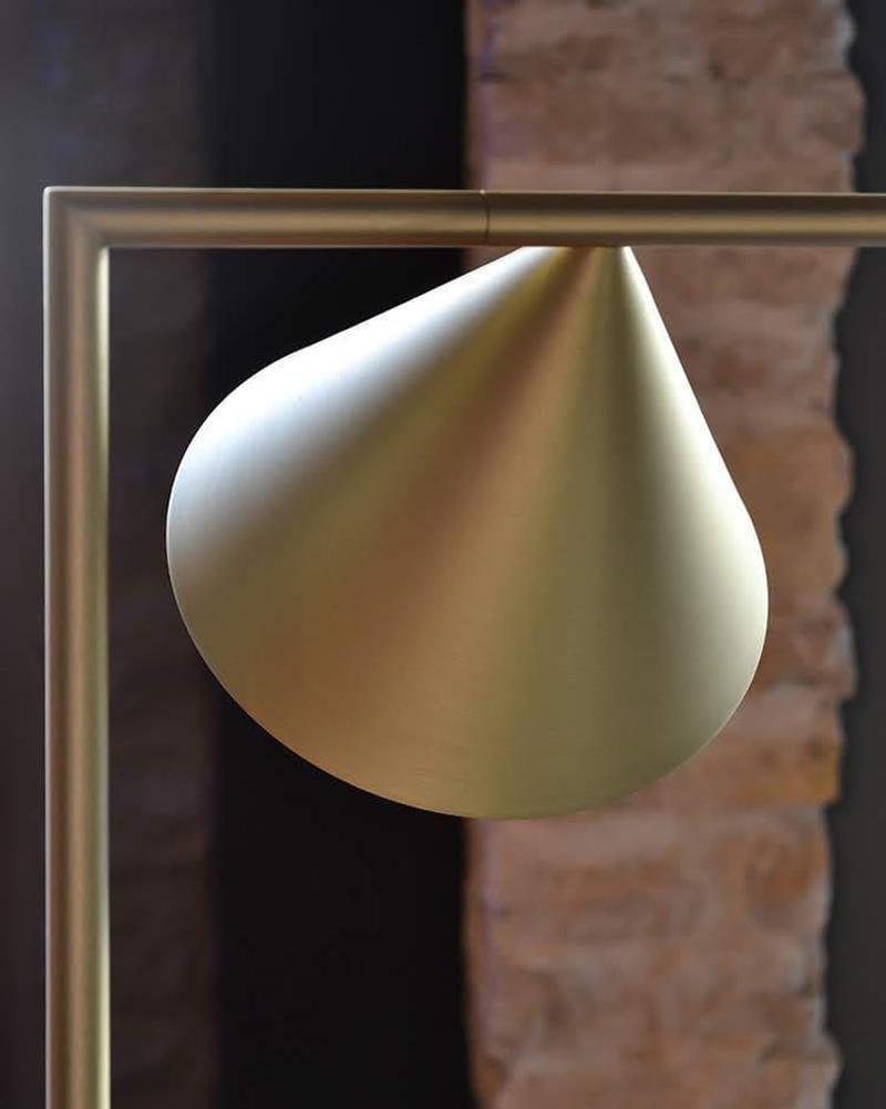 Captain Flint Floor Lamp – product view 46