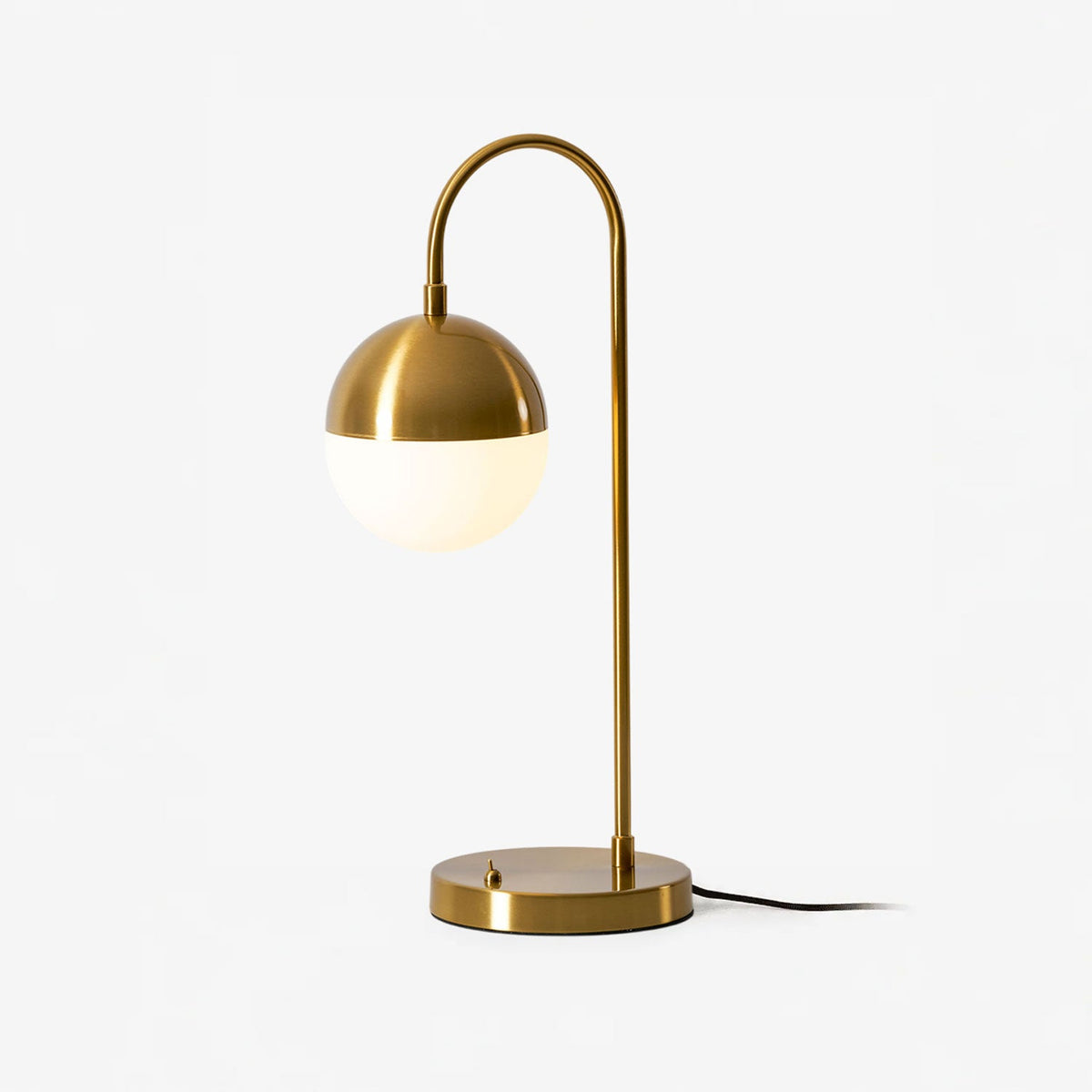 Brenton Brass Arch Table Lamp – product view 1