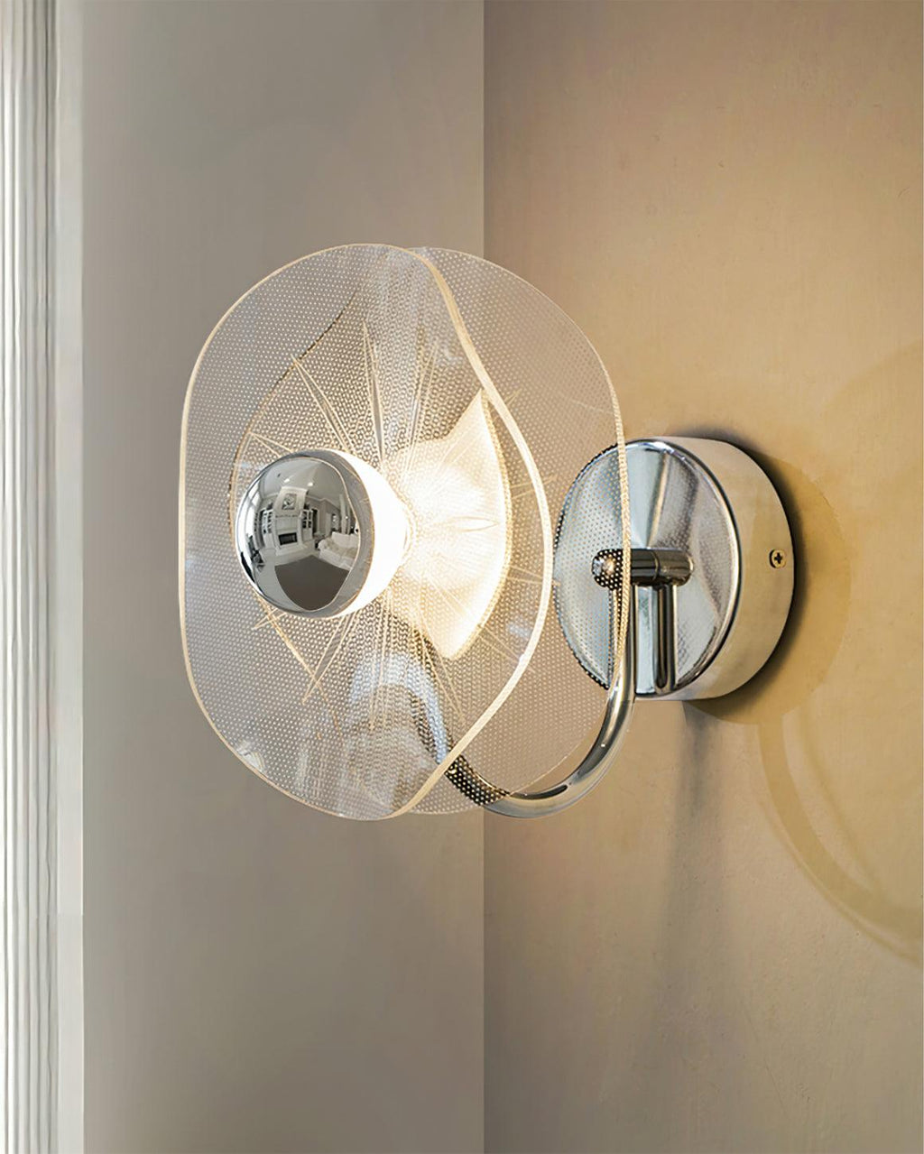 Lotus Aluminum Wall Lamp — product view 4