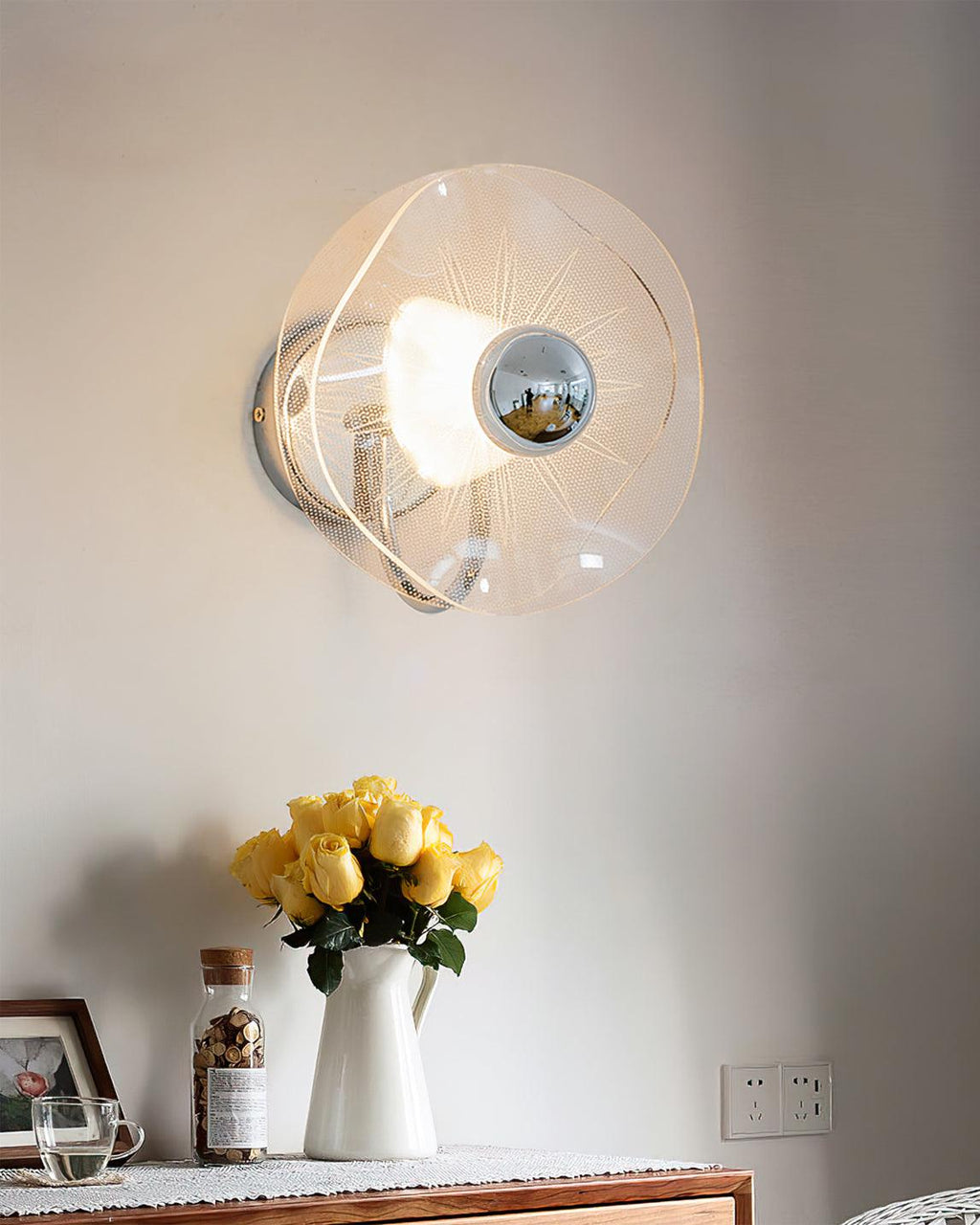 Lotus Aluminum Wall Lamp — product view 6