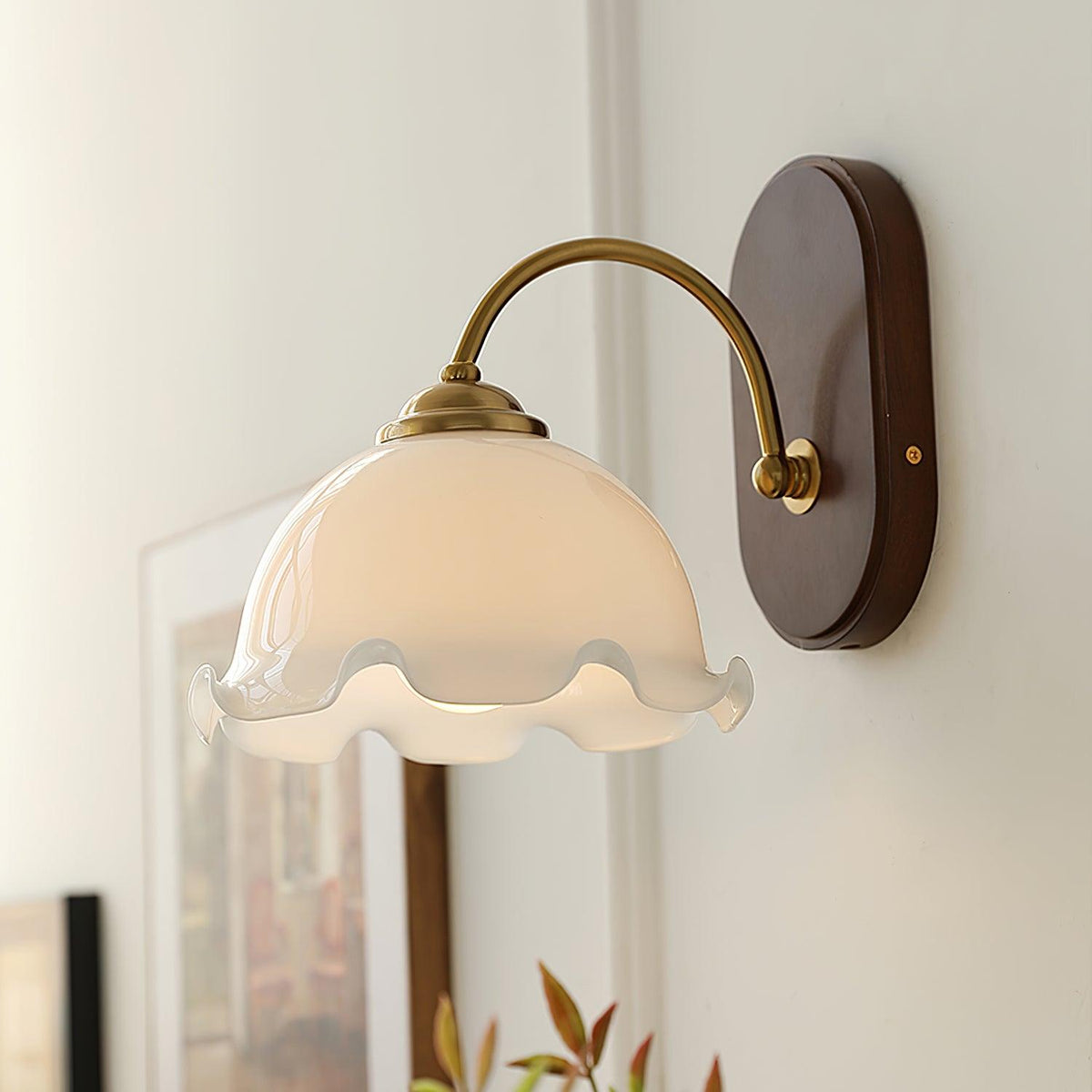 Vintage Flower Glass Wall Lamp — product view 2