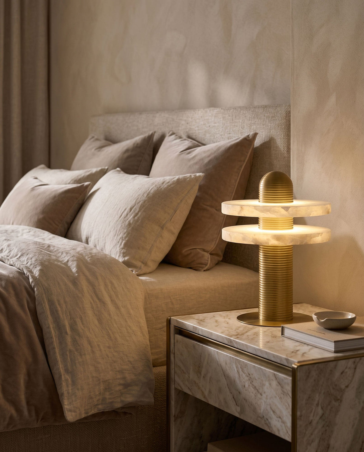 Alabaster Comet Table Lamp – product view 8