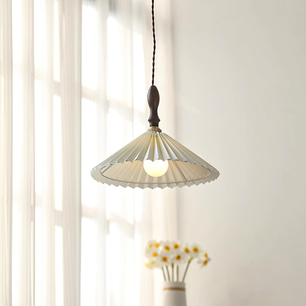 Prairie Pleated Pendant Lamp — product view 2