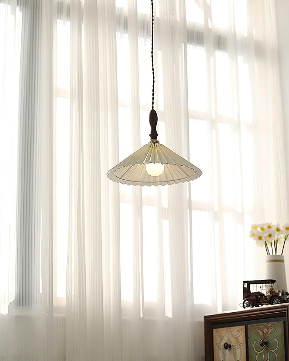 Prairie Pleated Pendant Lamp — product view 9
