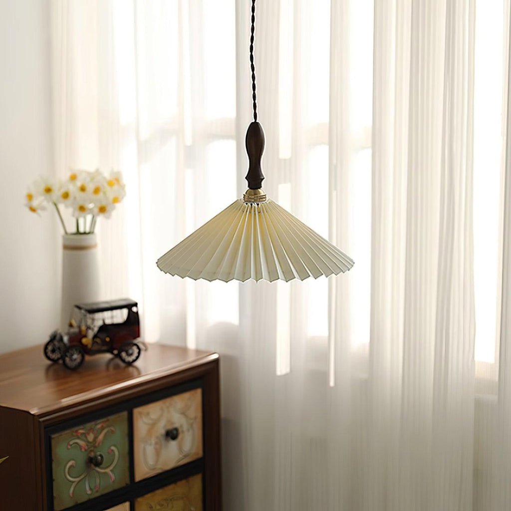 Prairie Pleated Pendant Lamp — product view 10