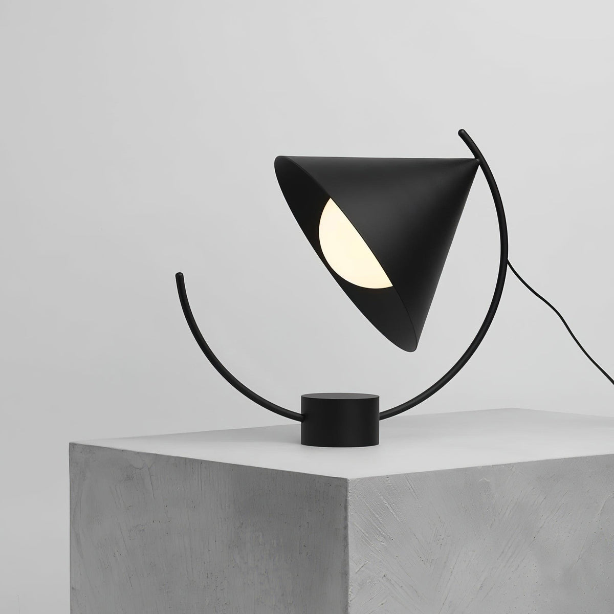 Meridian Glass Table Lamp — product view 2