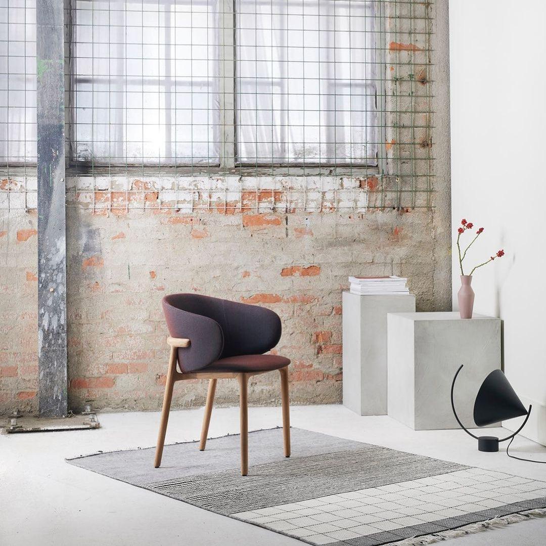 Meridian Glass Table Lamp — product view 3