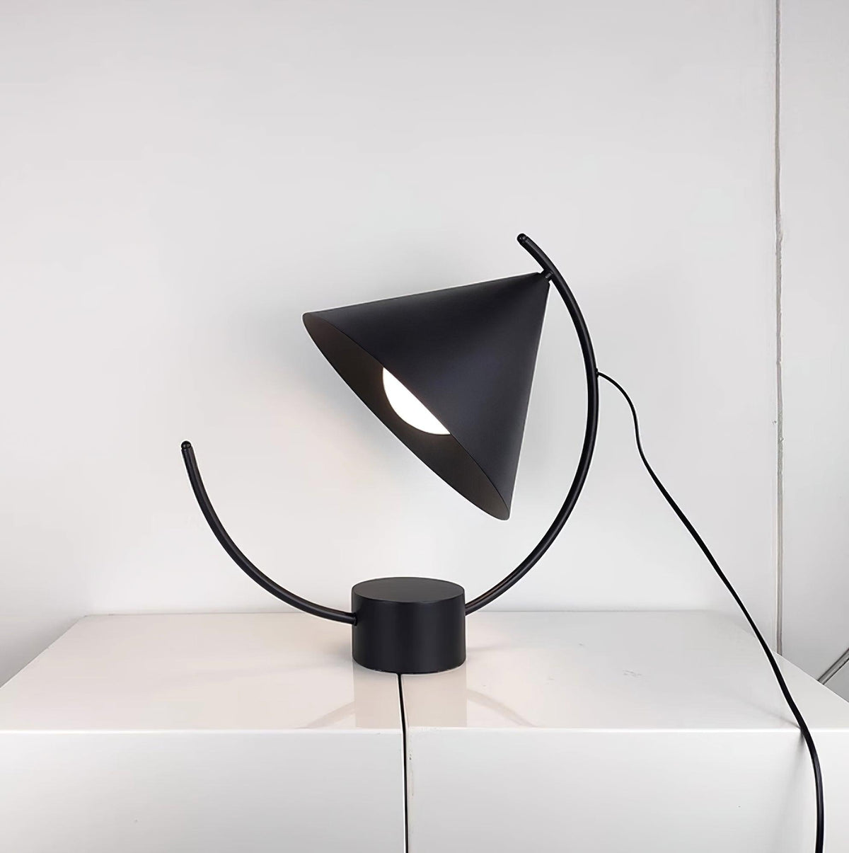 Meridian Glass Table Lamp — product view 14