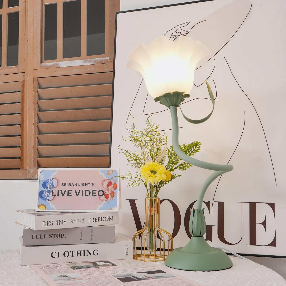 Lily Flower Table Lamp — product view 40