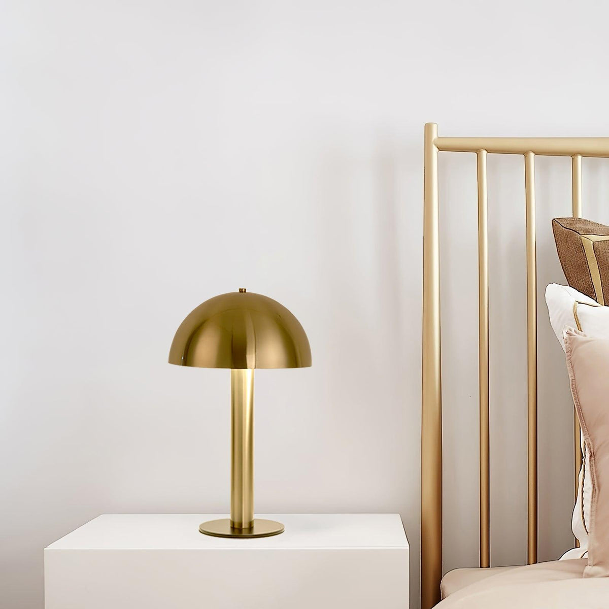 Sidnie Metal Table Lamp — product view 4