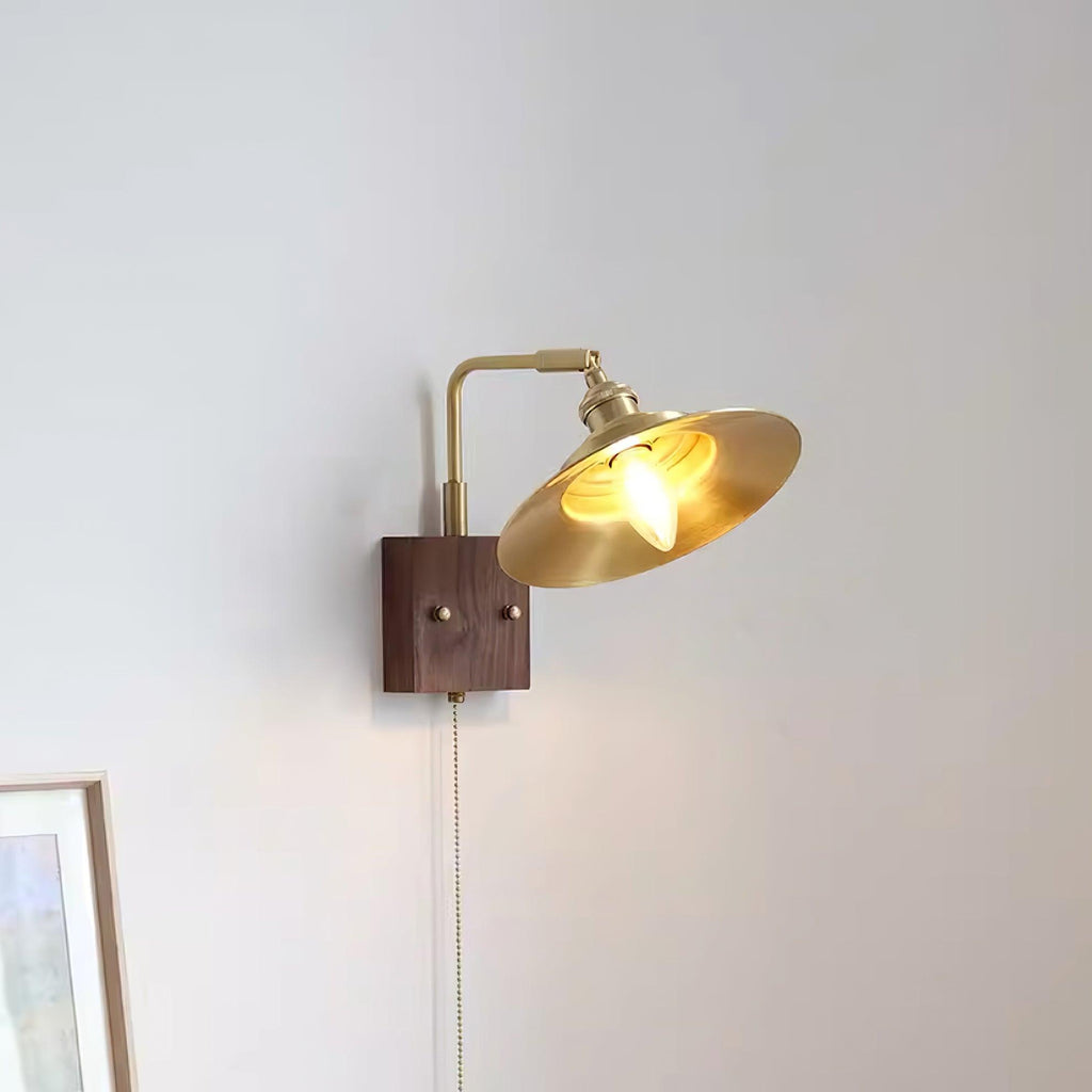 Runia Brass Wall Lamp — product view 2