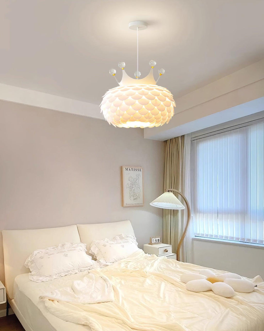 Crown Metal Pendant Lamp — product view 24
