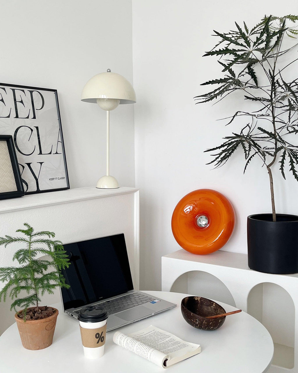 Donuts Glass Table Lamp — product view 7