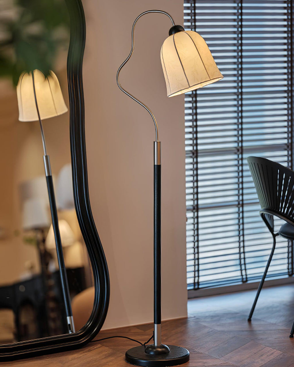 Kelly Wood Floor Lamp — product view 3