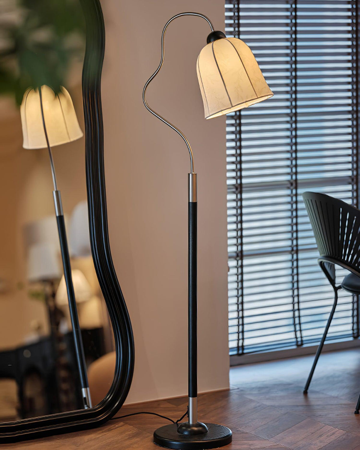 Kelly Wood Floor Lamp — product view 3