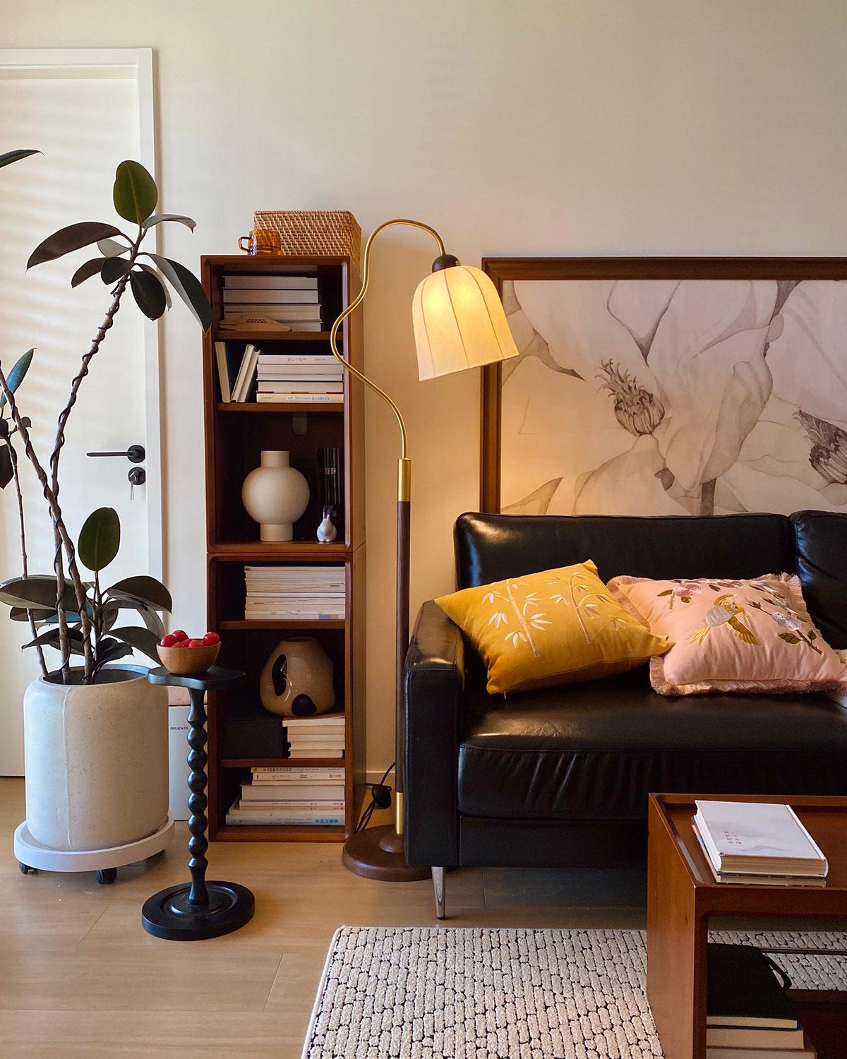 Kelly Wood Floor Lamp — product view 13
