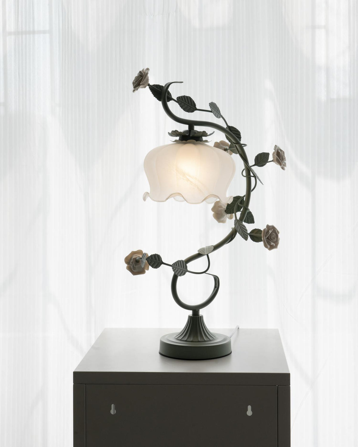 Ron Rose Flower Glass Table Lamp — product view 52
