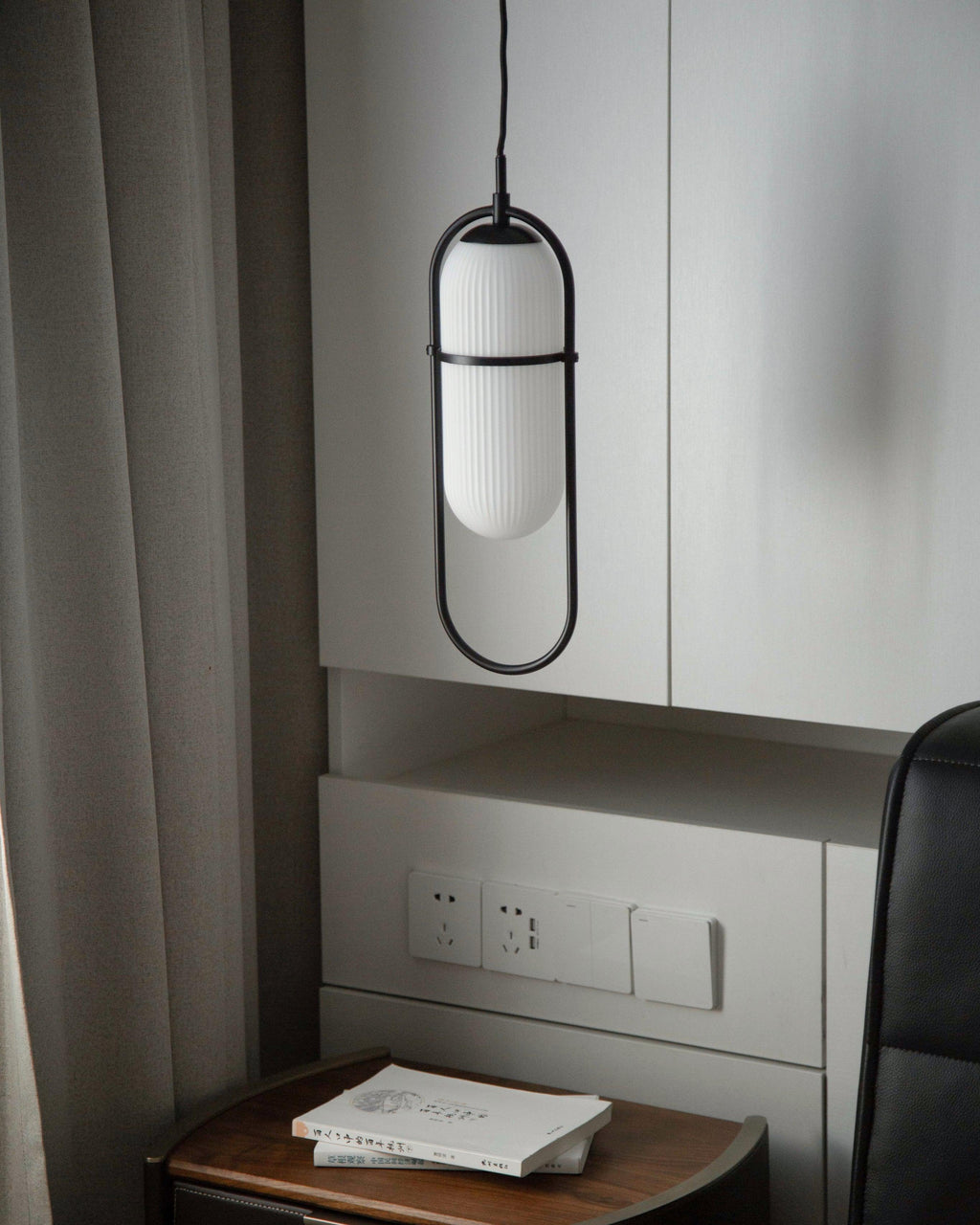 Zesta Glass Pendant Lamp — product view 10