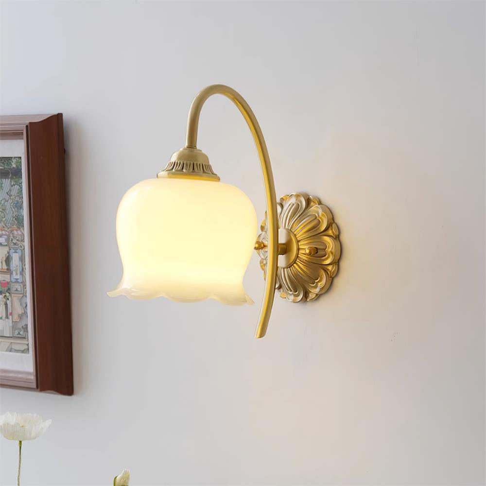 Vintage Mia Brass Wall Lamp — product view 2