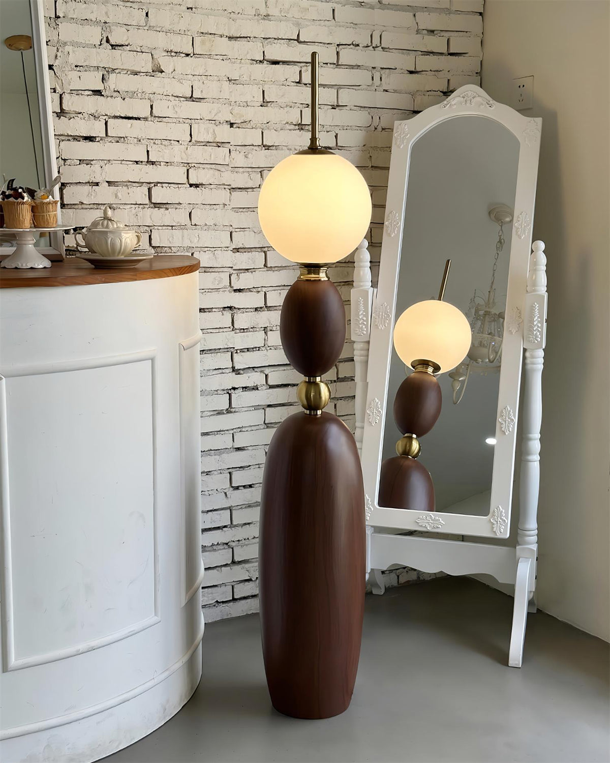 Bellamy Glass Floor Lamp — product view 3