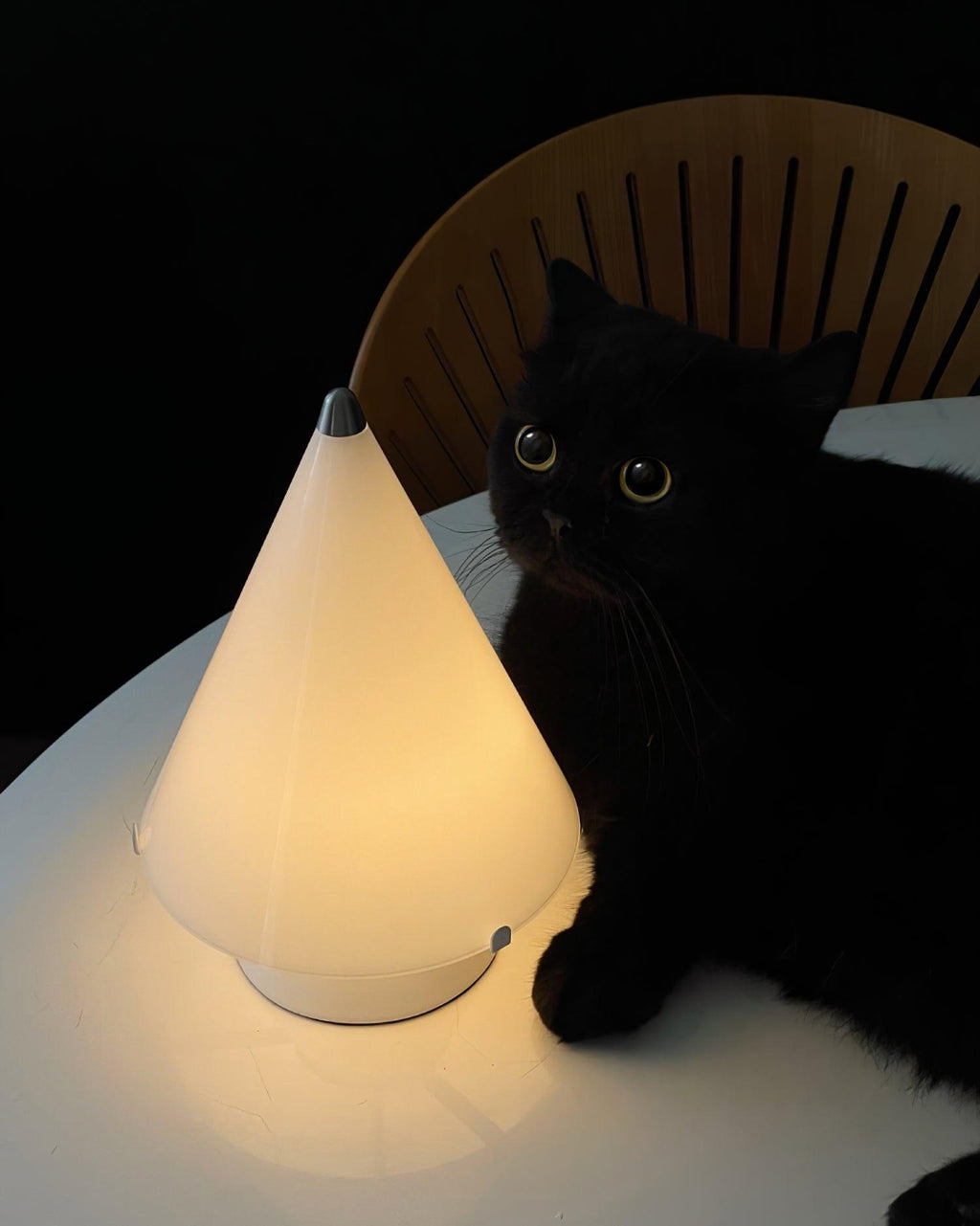 Miza Glass Table Lamp — product view 4
